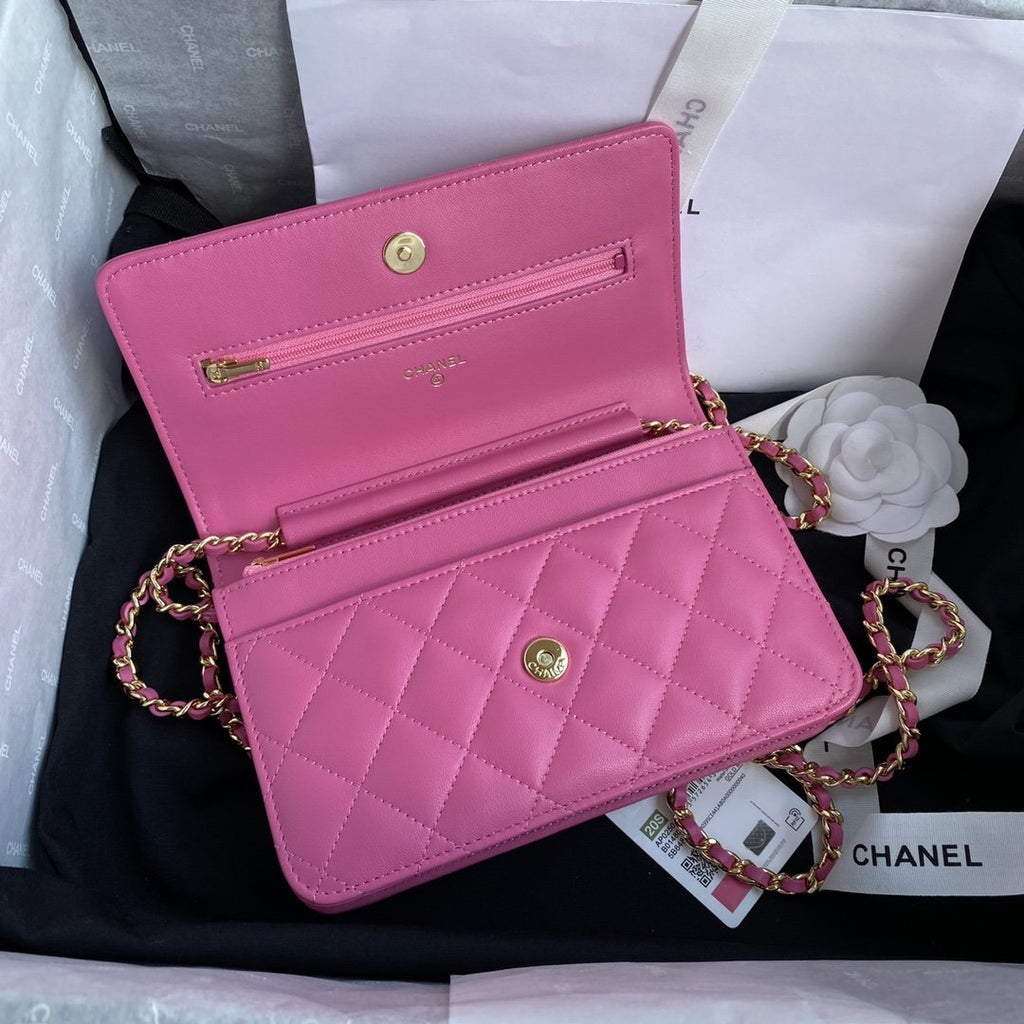 Chanel Wallet on chain Pink