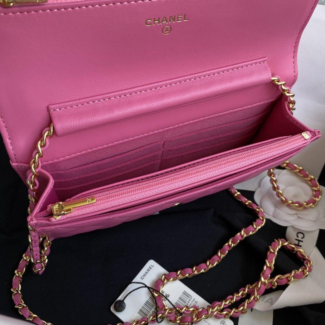 Chanel Wallet on chain Pink
