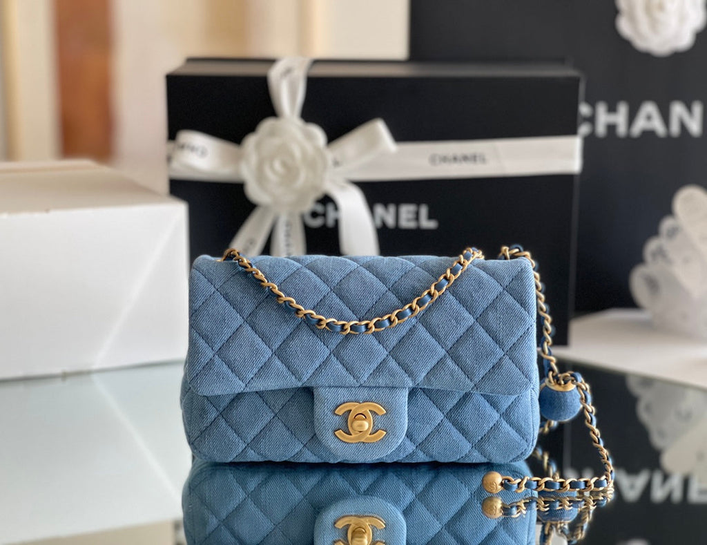 Chanel Denim Flap Bag - 20x13x7cm