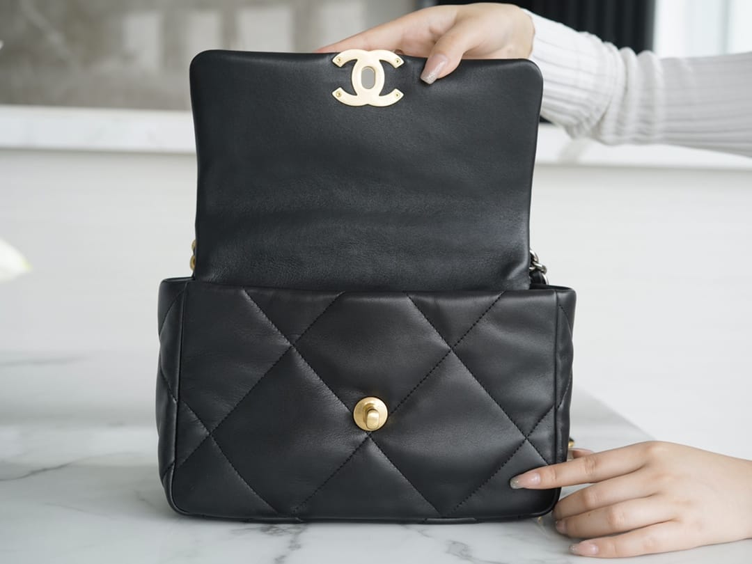 CHANEL 19BAG AS1160 Black Gold Buckle Bag Small 26CM