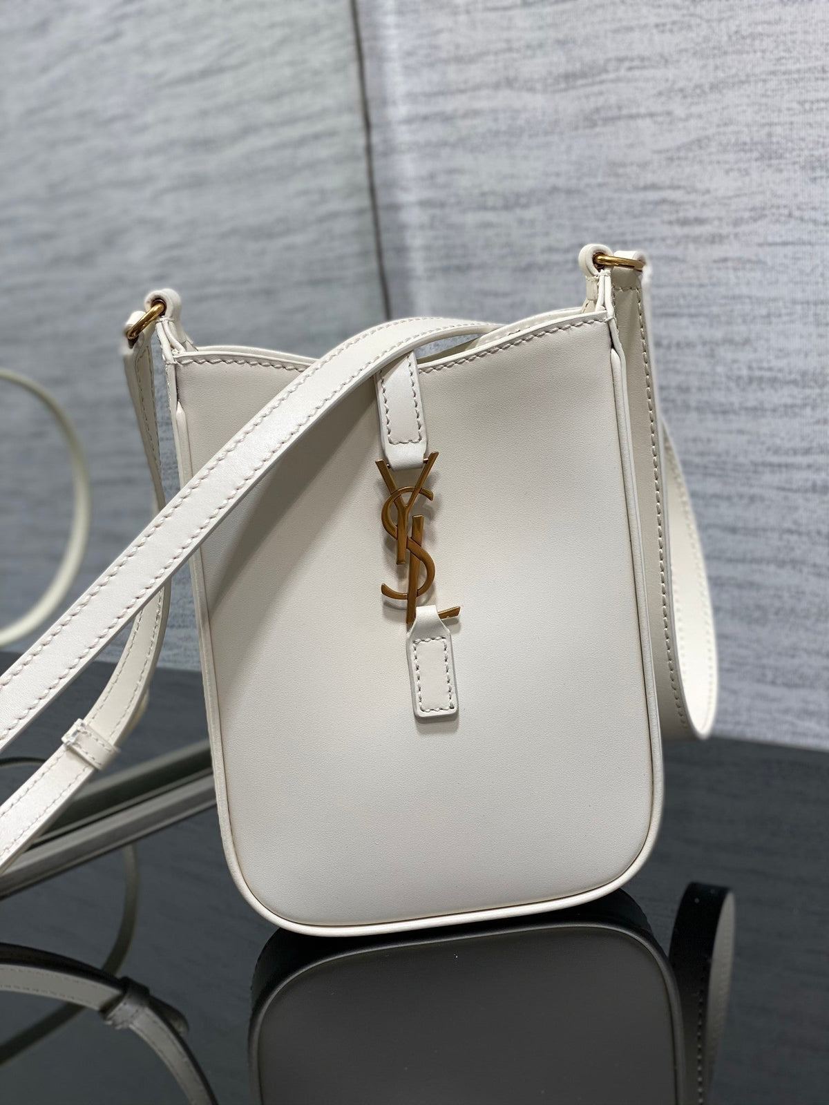YSL Le 5 A 7 Mini White Bag - 13x20x4cm