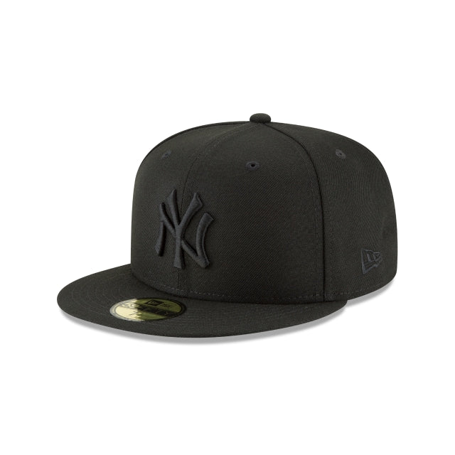 New York Yankees Blackout Basic 59FIFTY Fitted Hat