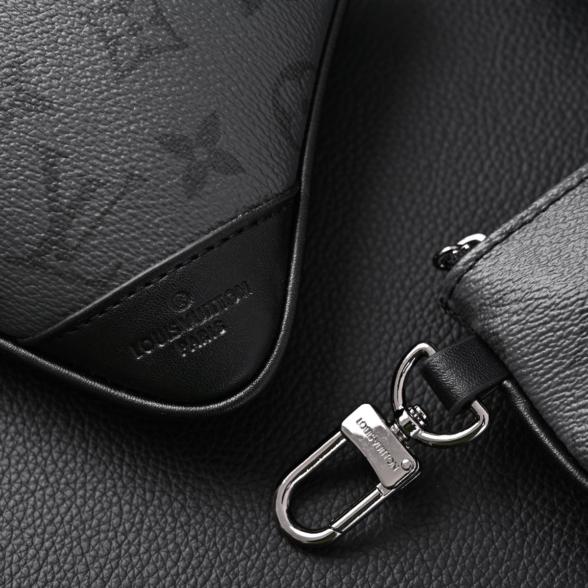 Louis Vuitton Discovery Pochette MM – Monogram Eclipse