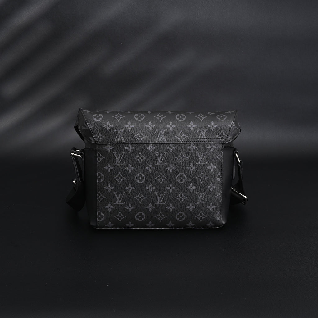 Louis Vuitton Messenger Bag – Monogram Eclipse Canvas