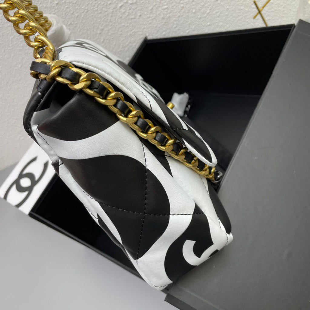 Chanel 19 Flap Bag medium black ecru